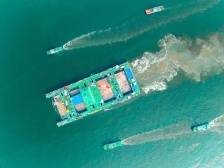 “进度条”刷新！深中通道沉管隧道E21管节完成沉放对接