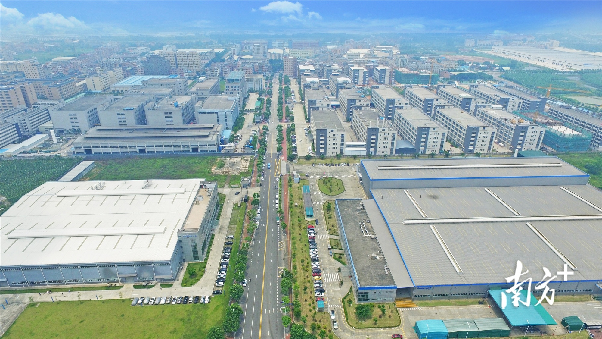 今年8月初，普创先进半导体产业园正式动工建设，这是东坑新兴产业“立新柱”的又一体现。