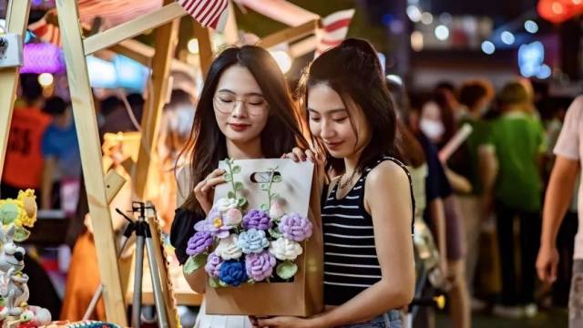 城美大沥•乐享生活 | 圆一场露营梦、看一场慢直播……大沥之夜，精彩不重样！