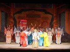 百花竞放耀梨园，湾区红豆添新枝