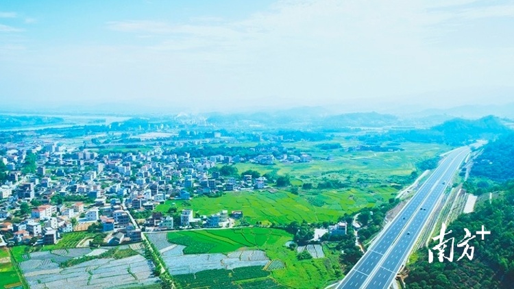 南方+ 陈仕亮 拍摄