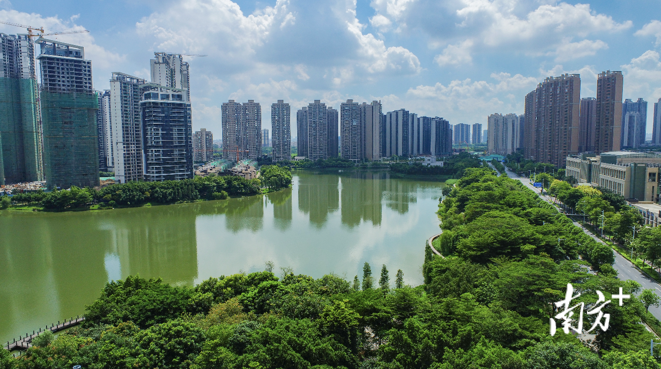 10年来,南庄城市化步伐加快,城市形态和功能大大提升。受访者供图 10年来,南庄城市化步伐加快,城市形态和功能大大提升。受访者供图