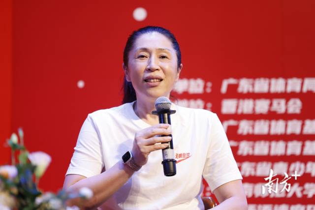 中国女篮主教练郑薇.  南方  李细华 拍摄