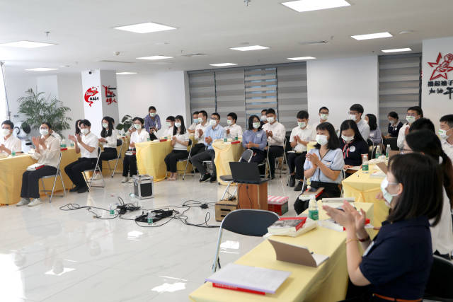 龙岗街道书记读书会_龙岗区老干部活动中心_学思践悟行稳致远党建活动