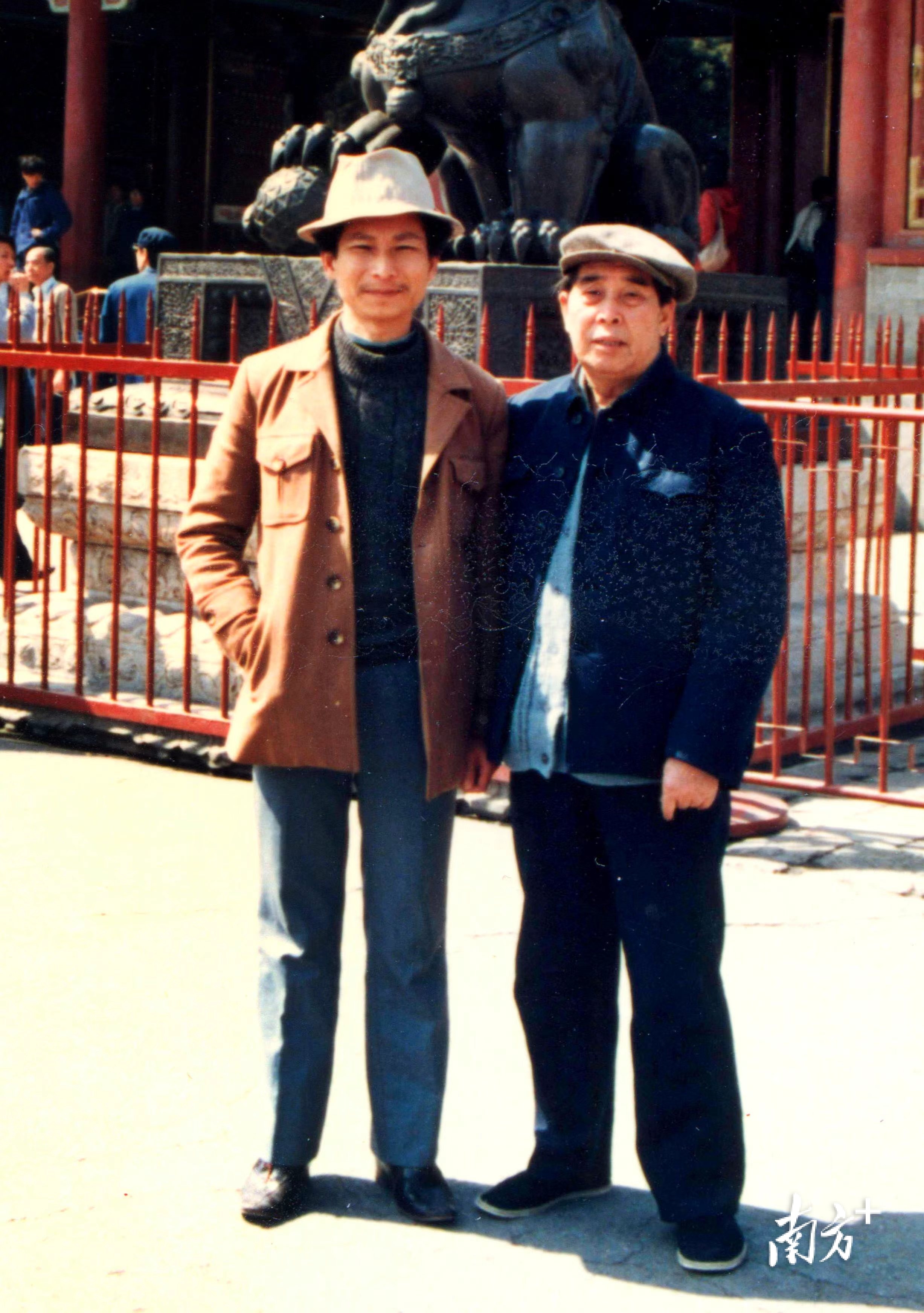 惠州人罗章才与陈紫（右）的合影。受访者供图