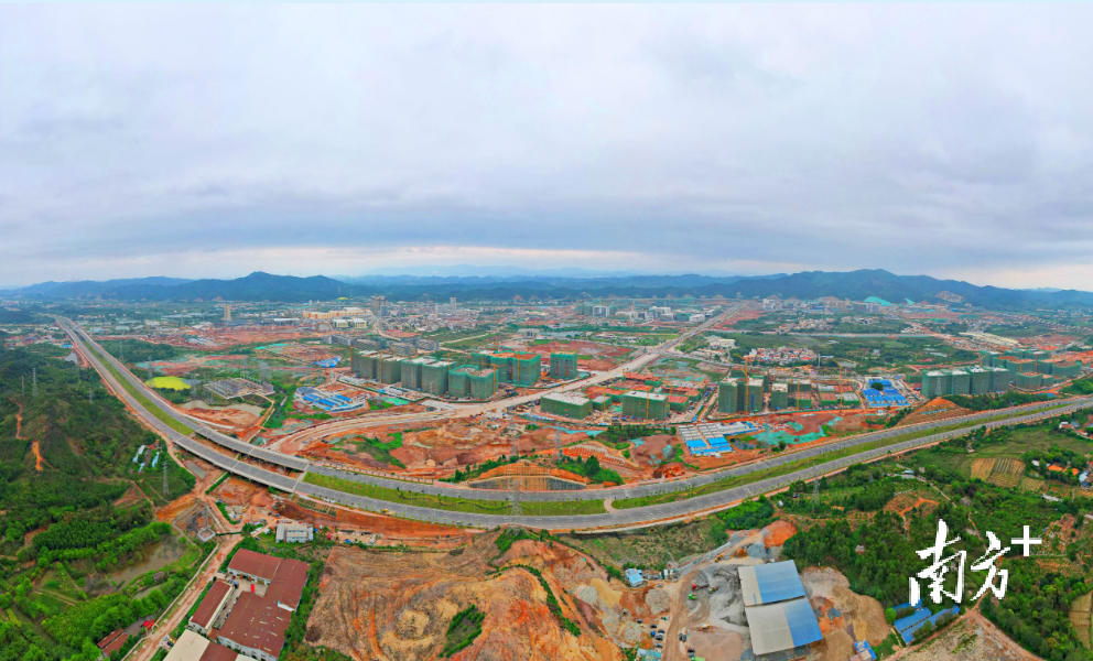 南方+ 王昌辉,梁维春 拍摄