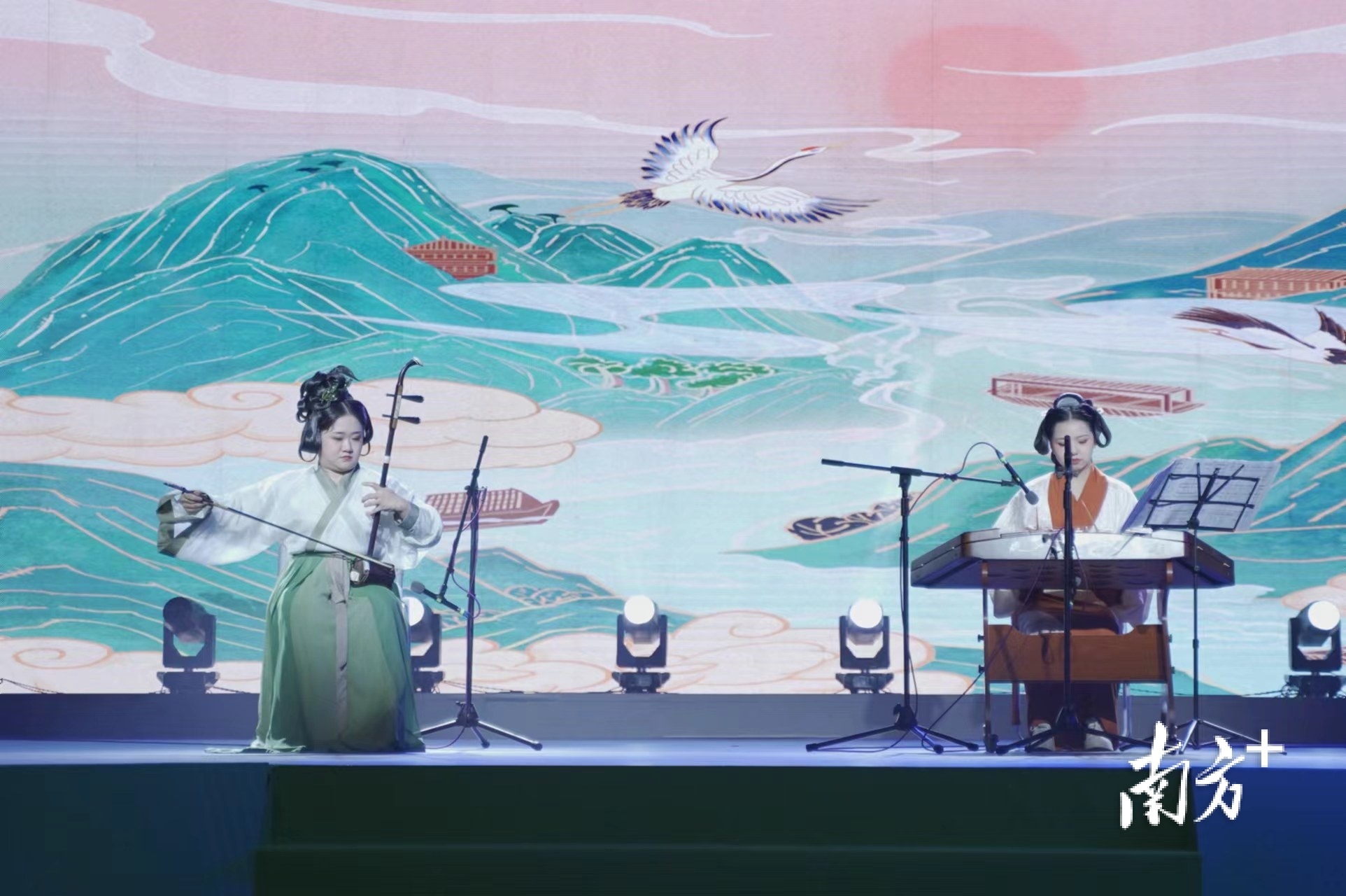 《秦腔主题随想》展现松山湖材料实验室青年对待科研事业的决心和斗志。 《秦腔主题随想》展现松山湖材料实验室青年对待科研事业的决心和斗志。