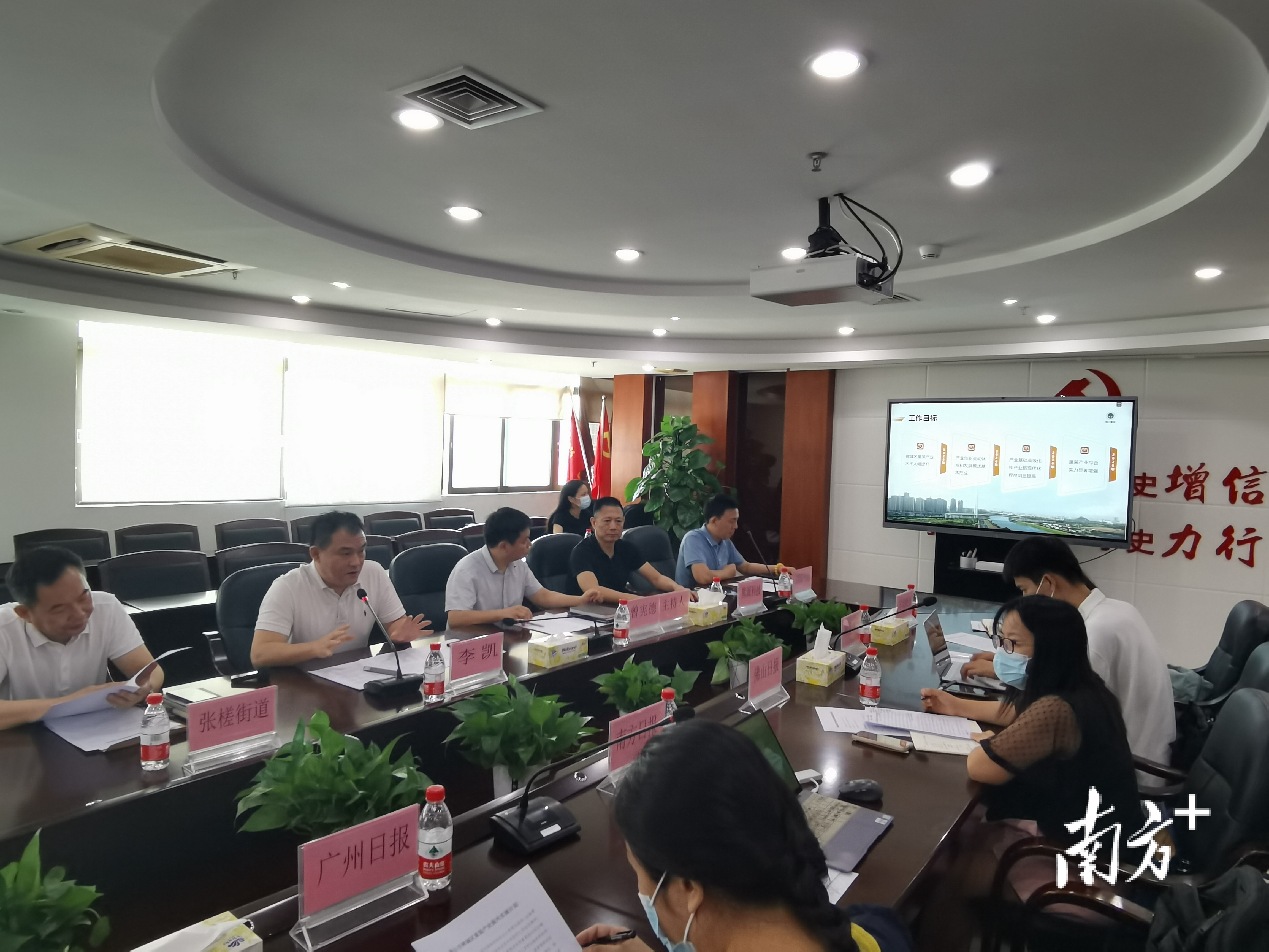 今年9月,禅城区发布童装产业振兴实施计划,其中一大重点就是实施品牌创建工程。 南方+ 罗湛贤 拍摄