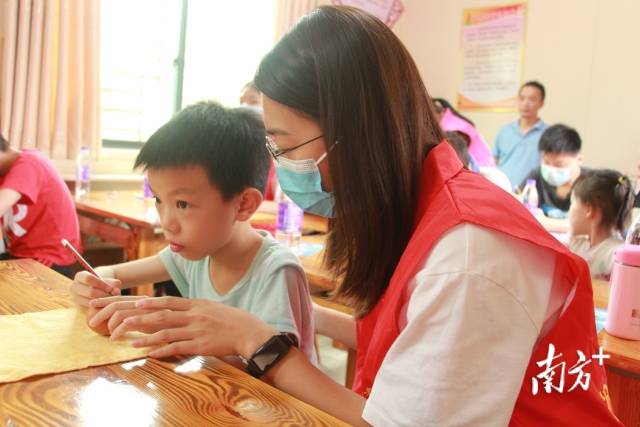 大埔县为留守儿童和困境儿童开展暑期社会实践活动。受访者供图