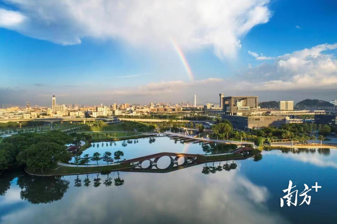 三龙湾正在打造近悦远来的青春之城,让五湖四海的年轻人在三龙湾既有发展,也有生活。三龙湾供图 三龙湾正在打造近悦远来的青春之城,让五湖四海的年轻人在三龙湾既有发展,也有生活。三龙湾供图