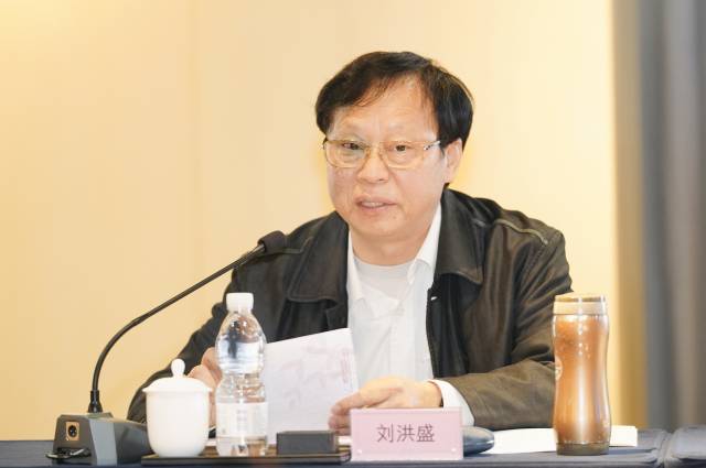 省政府发展研究中心副主任刘洪盛 省政府发展研究中心副主任刘洪盛