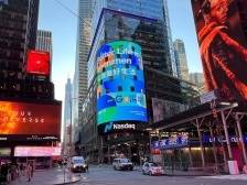 早晨跑马拉松、晚上抢消费券，“南山周末”展现活力和信心｜南方眼·观南山