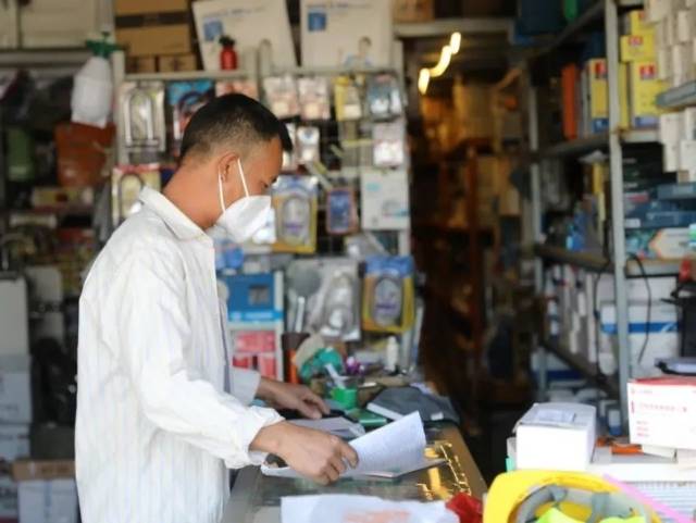 人民日报微信头条报道，全国网友点赞！珠海这家小店，火了！