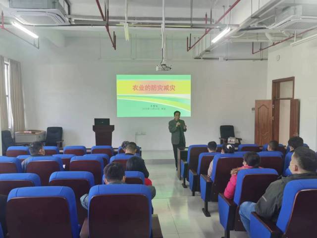 广东科贸职业学院研究员肖智远为培训班学员授课