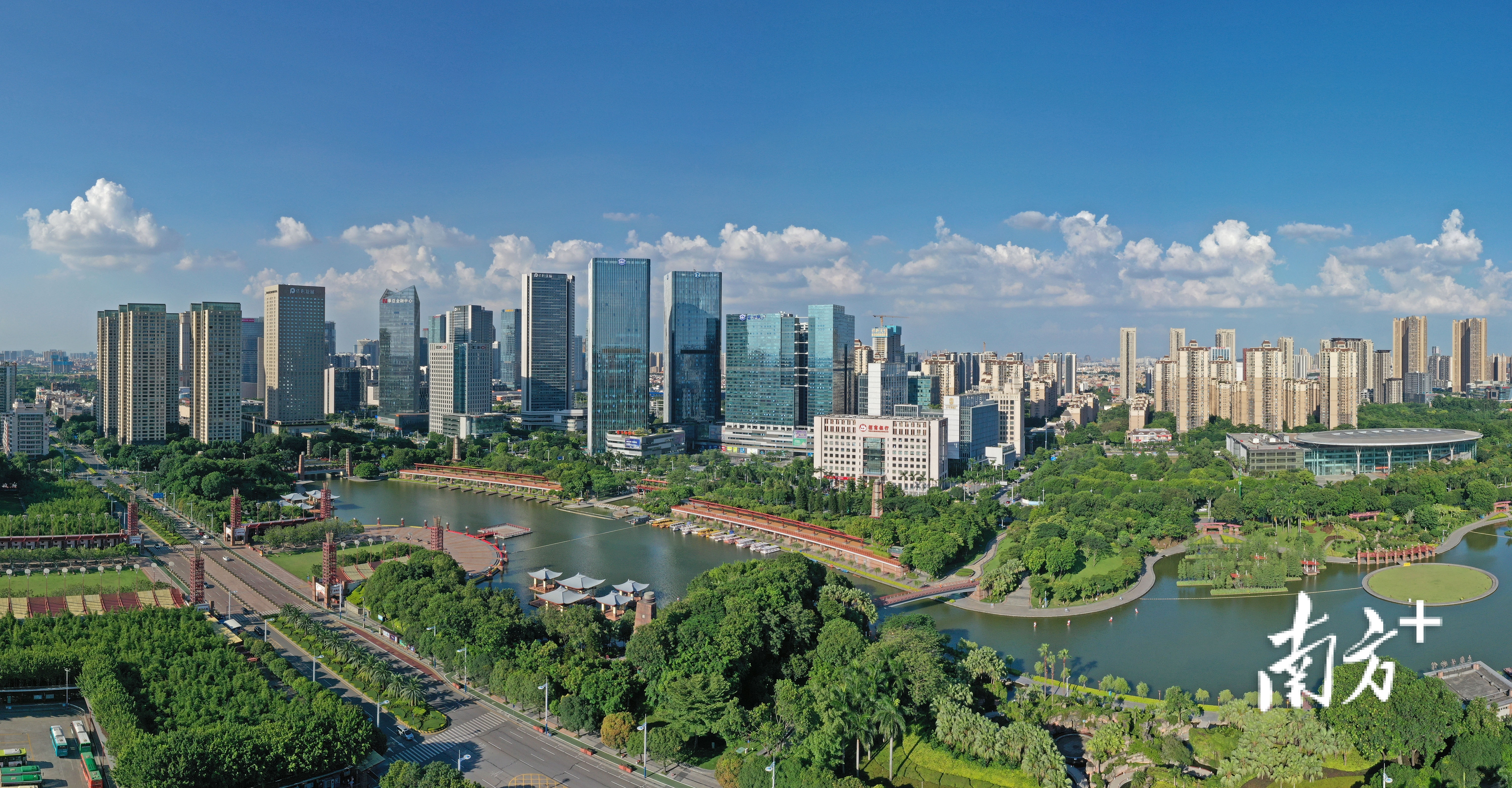 如今，一幅水碧、岸绿、天朗、气清、土净的绿色生态画卷正在佛山铺开。戴嘉信 摄