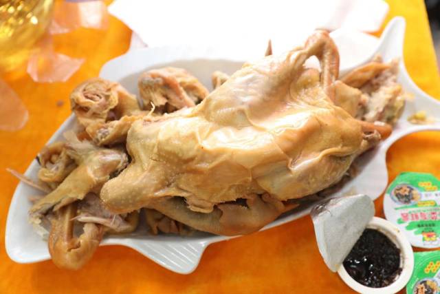 清远麻鸡预制菜，开袋即食，味道鲜美。