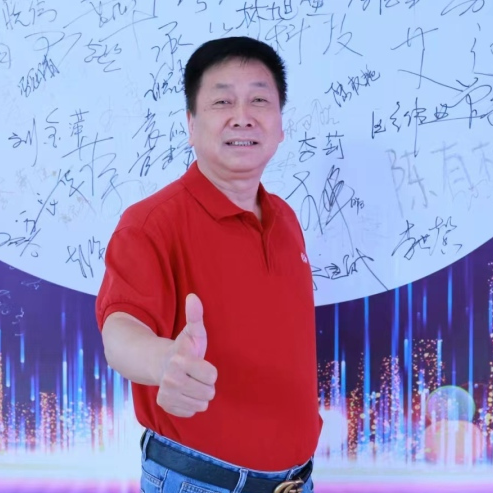 贵州省养猪行业协会会长、贵州都匀市黔昌畜牧发展有限责任公司董事长王跃章