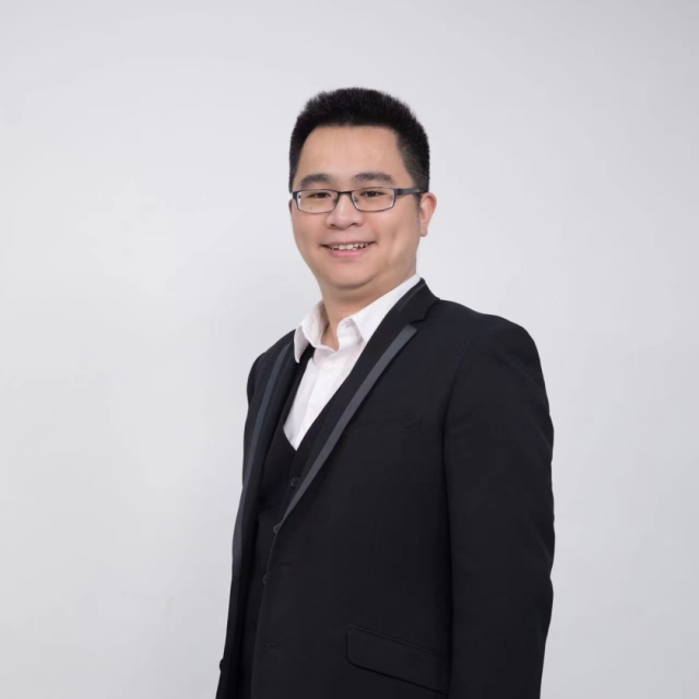 农财宝典畜牧版副主编吴昊晖担任本次论坛主持之一。