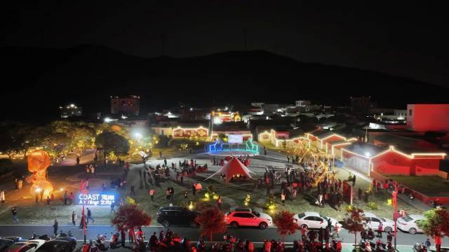 新年音乐会现场气氛热闹