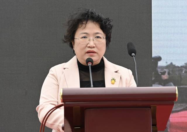 徐闻县委书记罗红霞。徐大荣 摄