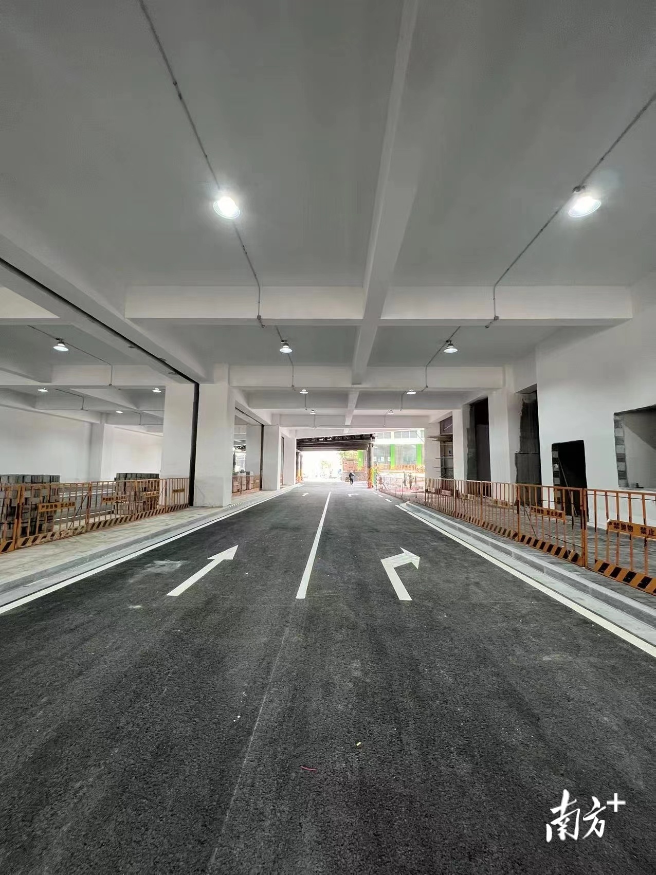 佛山市南海人民医院新院区公交枢纽项目下穿市政道路正式通车。南海区交通局供图