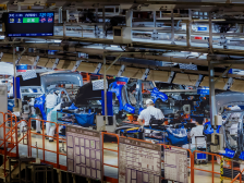 在新能源汽车赛道如何跑出好成绩｜突围探新 肇庆观察