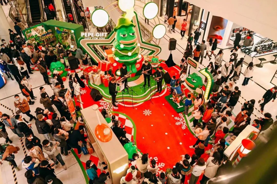 岭南天地及周边商圈人气旺盛，“烟火气”十分浓厚。