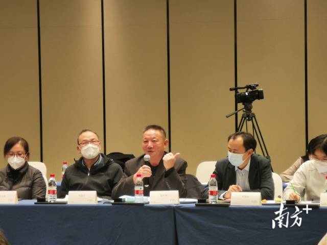 国家荔枝龙眼产业技术体系首席科学家陈厚彬发言。