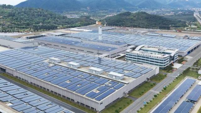 从“大脑”到“心脏”，广东新能源汽车产业集群如何驶入无人区丨领跑新赛道