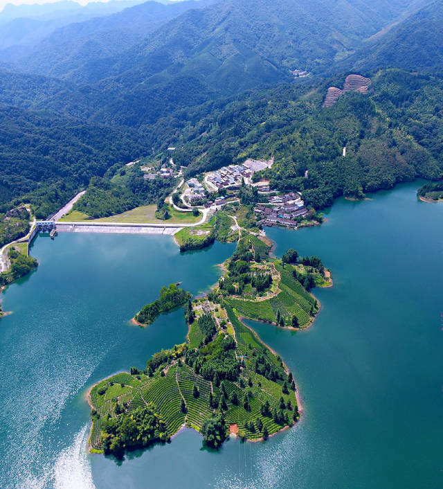 一壶山水醉韶关。（谢艺峰 摄）