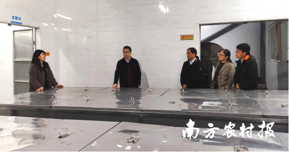 仲愷農(nóng)業(yè)工程學(xué)院黨委常委,、研究生處處長白衛(wèi)東一行抵文祠鎮(zhèn)對潮州市雄盛釀酒科技有限公司開展科技幫扶活動