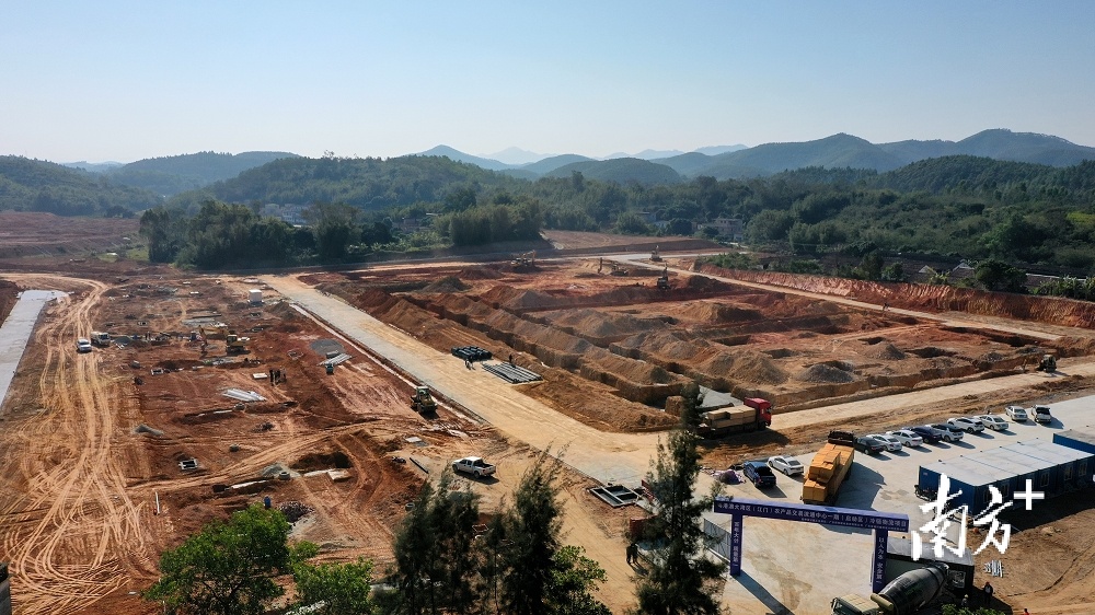 粤港澳大湾区（江门）农产品交易流通中心项目施工现场。台山市大湾物流园开发有限公司供图