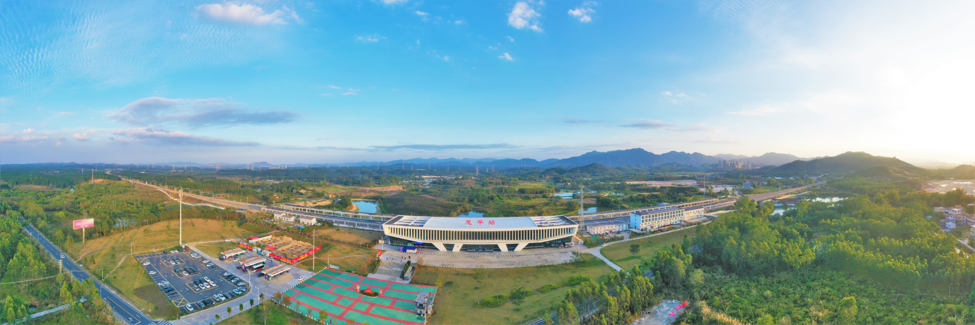 恩平交通便利,与大湾区核心城市形成1.5小时经济生活圈,互联互通紧密。杨兴乐 摄