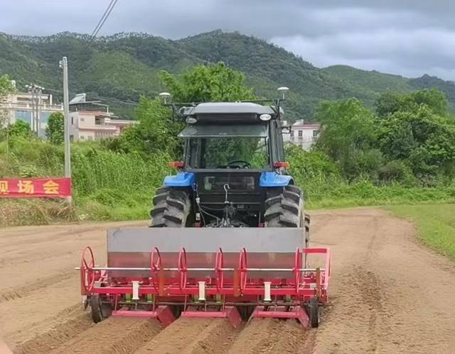 花生機(jī)械化種植前景廣闊