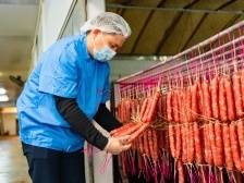 观察 | 黄圃腊味走俏年货市场，踔厉奋发新年启新章