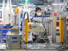 南方日报头版｜假期不停工，广州制造业企业订单旺、生产忙