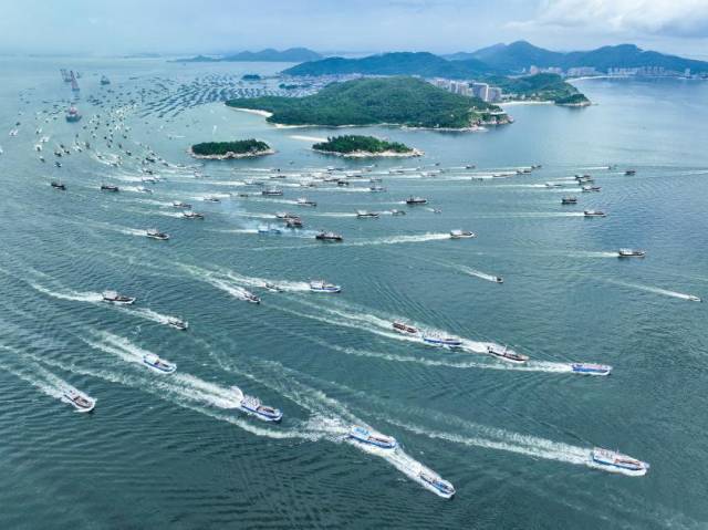 千帆竞发，耕海牧渔。图为阳江闸坡国家中心渔港。梁文栋 摄