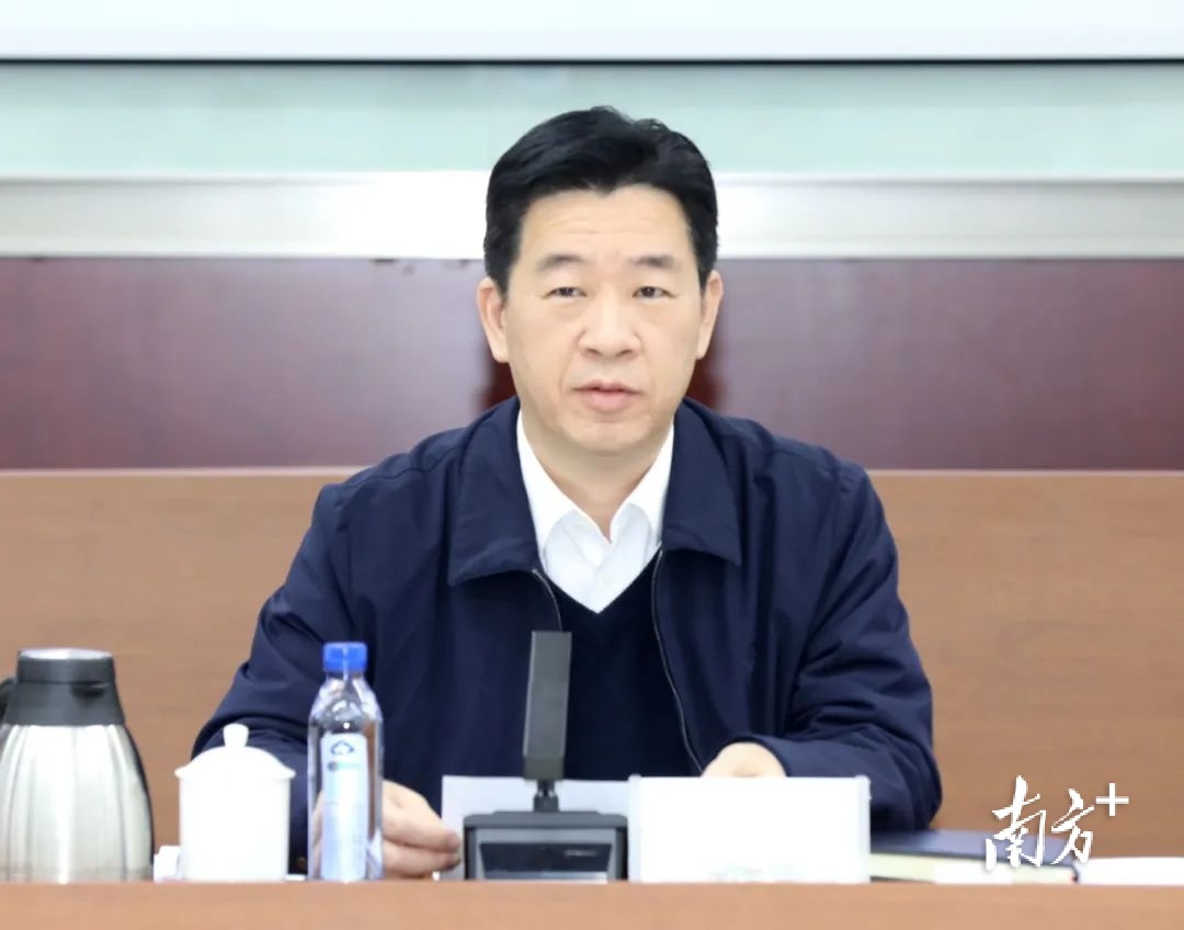 韶关市委书记陈少荣发言。张伟 摄 韶关市委书记陈少荣发言。张伟 摄