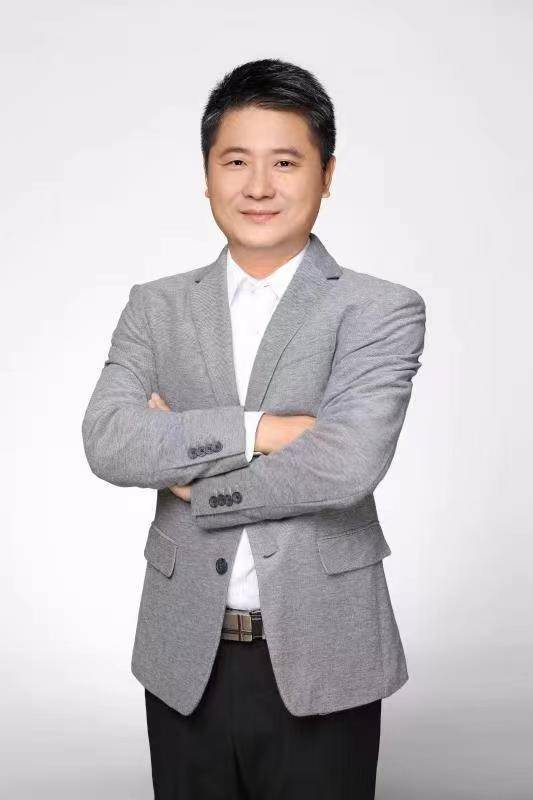 暨南大学经济学院院长、经济与社会研究院院长冯帅章