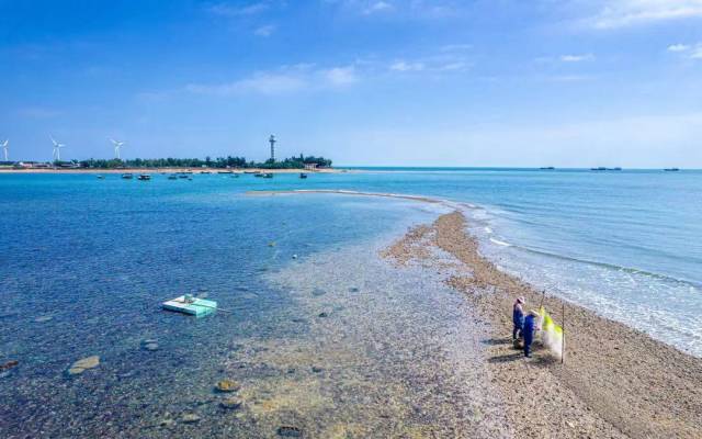 在徐闻，get绝美蓝色海洋。来源 湛江旅游