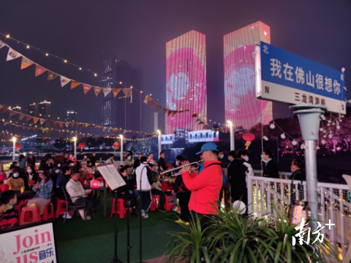 三龙湾文旅游船主题航班。 资料图片