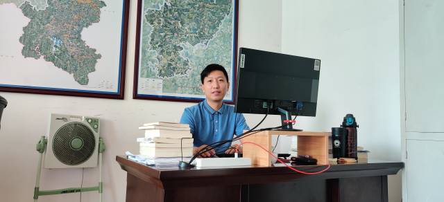 工作队队长林宇腾工作照。受访者提供