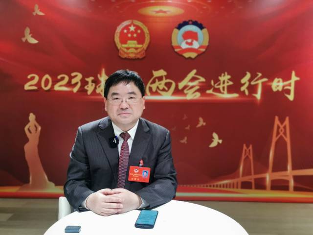 两会侧记丨再为高质量发展添把“火”