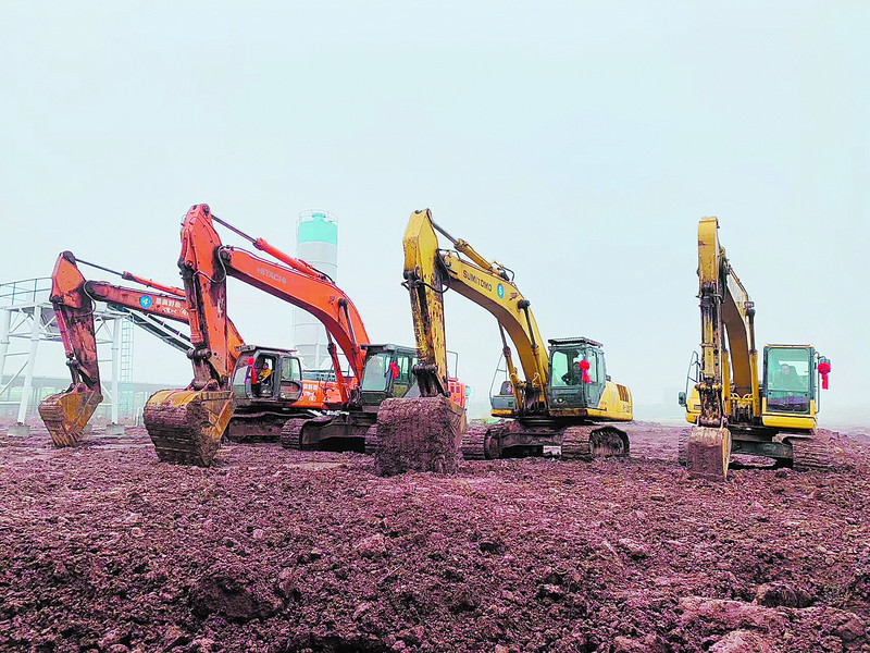 怀集县20个重点项目集中签约开工，引资达132.89亿元。 西江日报通讯员 徐槿 摄