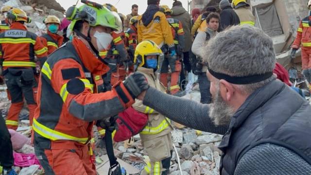 香港特区救援队副指挥官答南方报业记者：与国家救援队合作密切，拯救尽可能多生命
