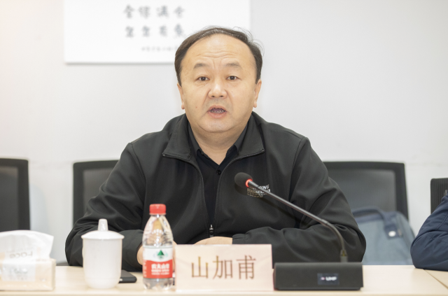 新疆巴音郭楞州博湖县委副书记、县长山加甫