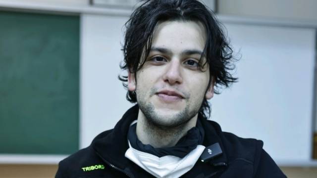 震中手记 | 救灾现场，翻译志愿者和我聊起“小蛮腰”