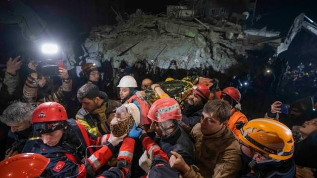 生命接力 跨越山海 ——驰援土耳其震区的中国救援力量｜视界