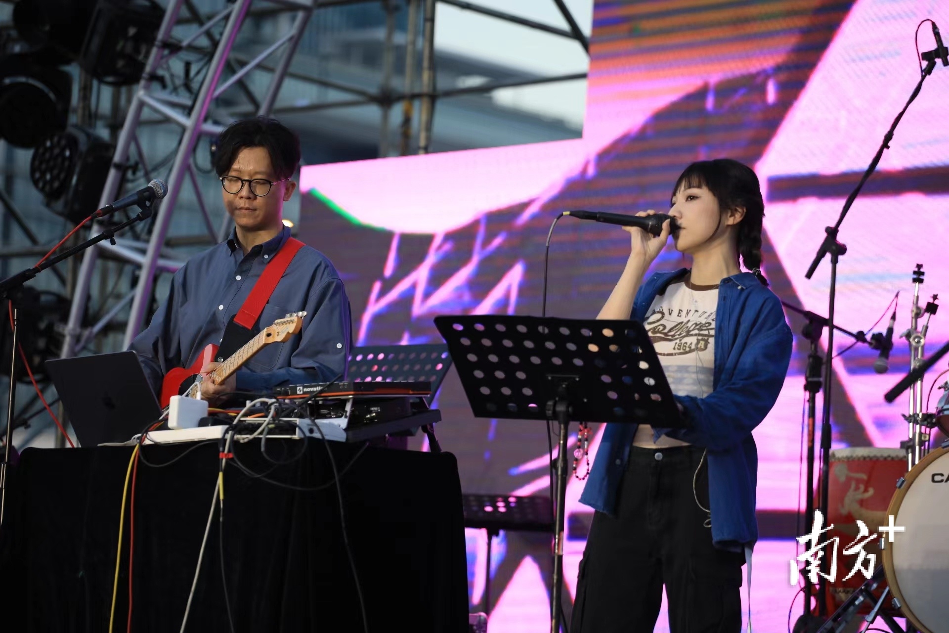 音乐节现场。 南方+ 关铭荣 拍摄