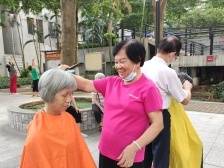 饶玲进、郭玉香：夫妻档“岁月理发师”，8年义剪超4000人次